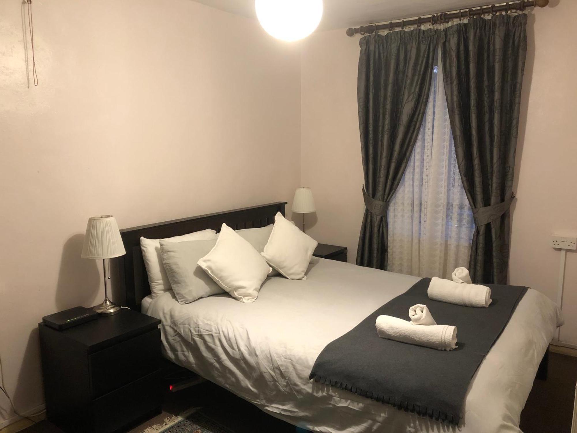 Lovely One-Bed Apartment To Rent In Лондон Екстериор снимка